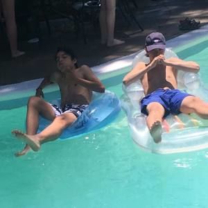 Meet your Posher, Sebastian